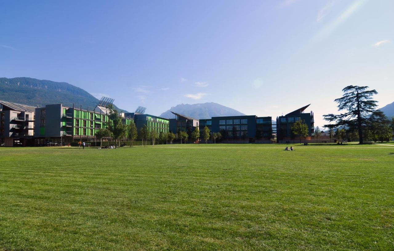 Komodo Short Stay Apartments Trento Exterior photo