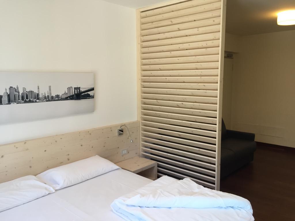 Komodo Short Stay Apartments Trento Exterior photo