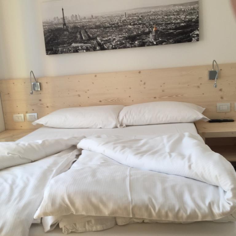 Komodo Short Stay Apartments Trento Exterior photo