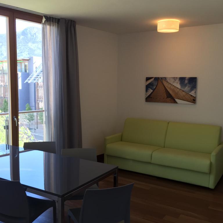 Komodo Short Stay Apartments Trento Room photo