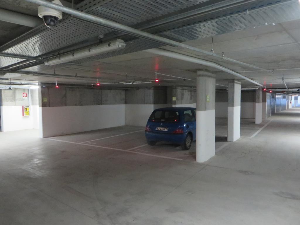 Komodo Short Stay Apartments Trento Room photo