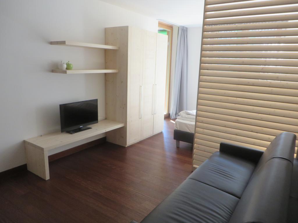 Komodo Short Stay Apartments Trento Room photo